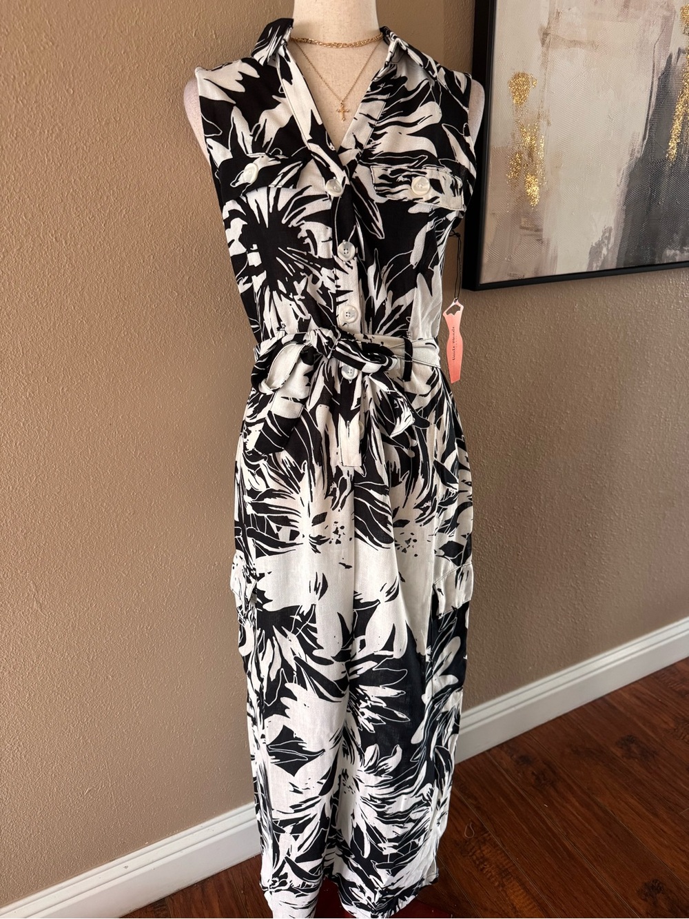 Sleeveless Black & White Floral Tie-Waist Maxi Dress - Picture 7 of 13